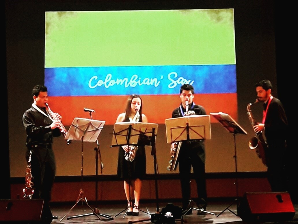 El Colombiansax Quartet Y La Banda Sinfónica De La Asab En Concierto Universidad De Bogotá 1277