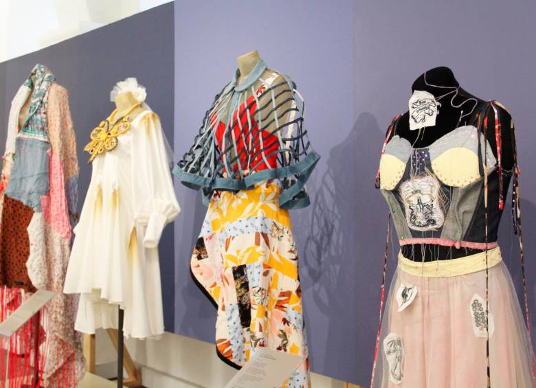 El Museo Nacional Presenta La Primera Exposición De Moda Reciclada En Colombia Universidad De 